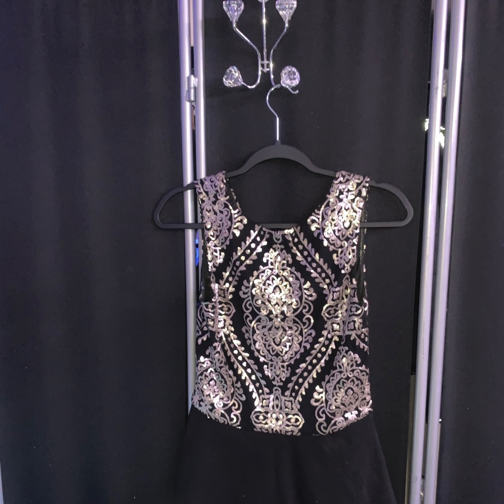 BLK& GOLD SPARKLY CHIC TOP XS